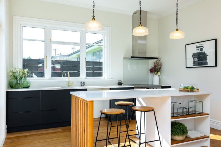 Photo of property in 95b Waikawa Road, Picton, 7220