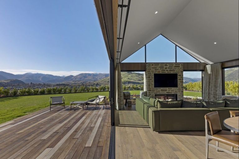 Photo of property in Kawarau Heights, 76 Kawarau Heights Boulevard, Lake Hayes, Queenstown, 9304