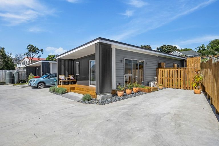 Photo of property in 17a Tuki Street, Titahi Bay, Porirua, 5022