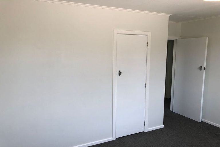 Photo of property in 2 Eton Place, Spotswood, New Plymouth, 4310