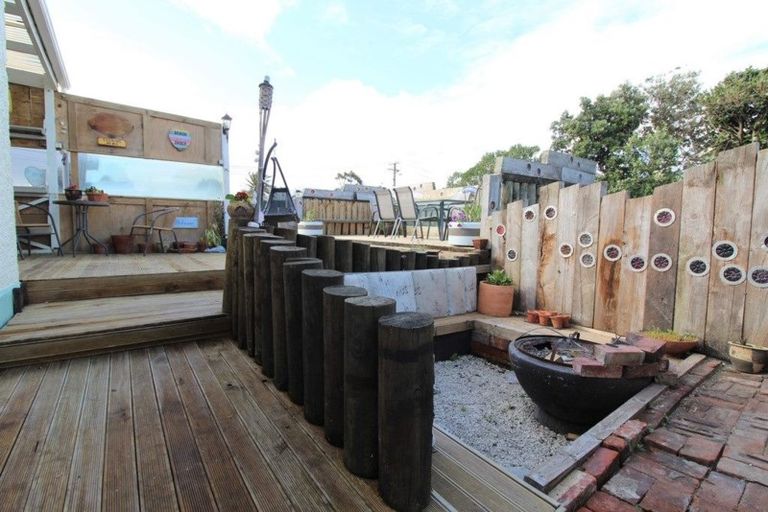 Photo of property in 41 Seafront Road, Castlecliff, Whanganui, 4501