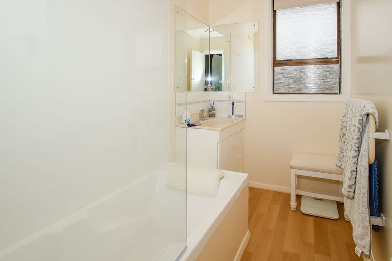 Photo of property in 75 Hocken Street, Kenmure, Dunedin, 9011