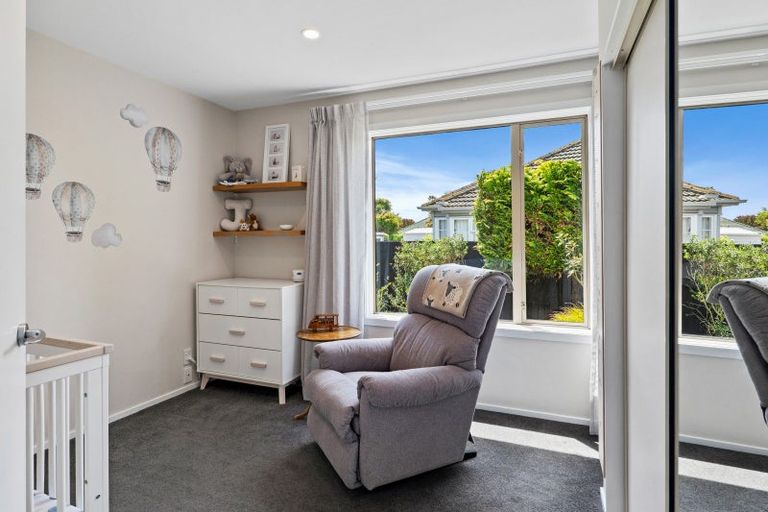 Photo of property in 40 Pitcairn Crescent, Bryndwr, Christchurch, 8053
