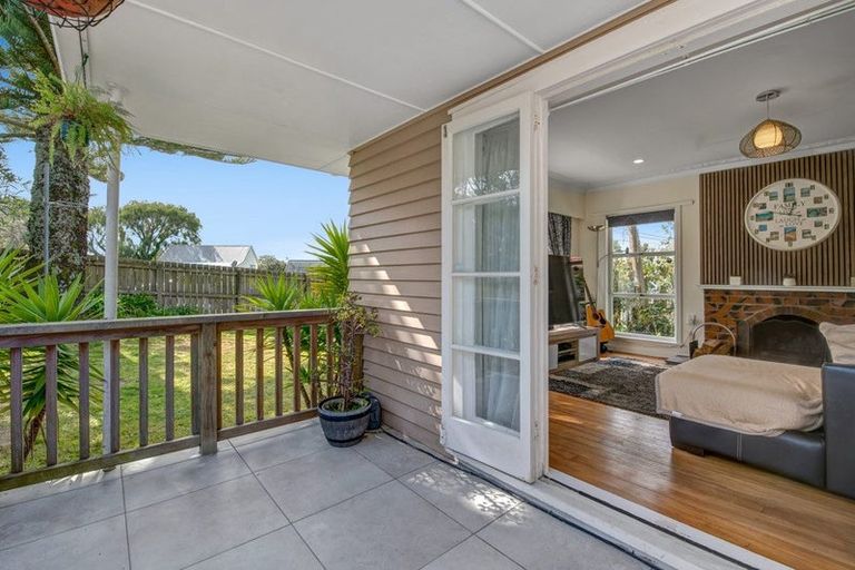 Photo of property in 1/73 Chivalry Road, Glenfield, Auckland, 0629