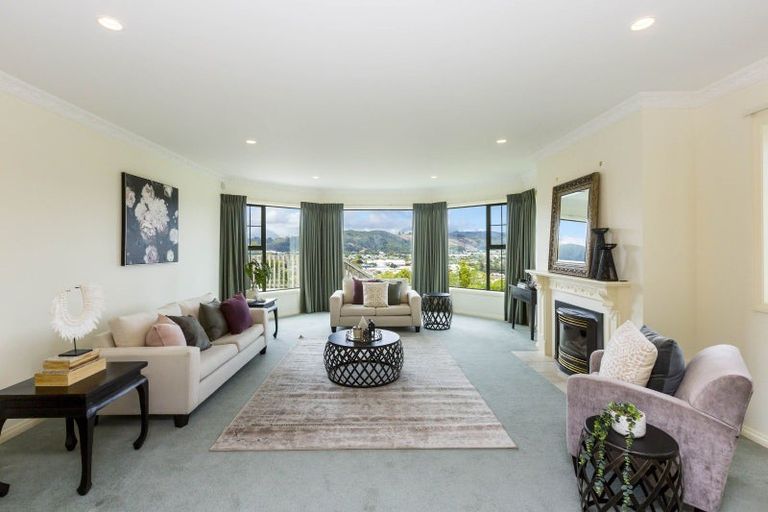 Photo of property in 51 Riverstone Drive, Riverstone Terraces, Upper Hutt, 5018