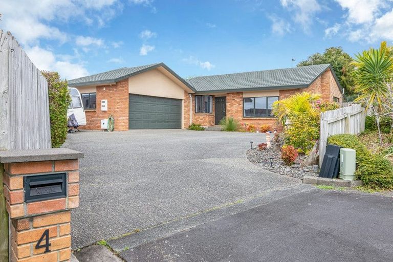Photo of property in 4 Chardonnay Rise, Henderson, Auckland, 0612
