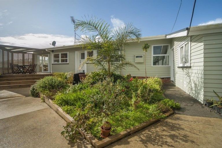 Photo of property in 1/60 Salisbury Road, Birkdale, Auckland, 0626