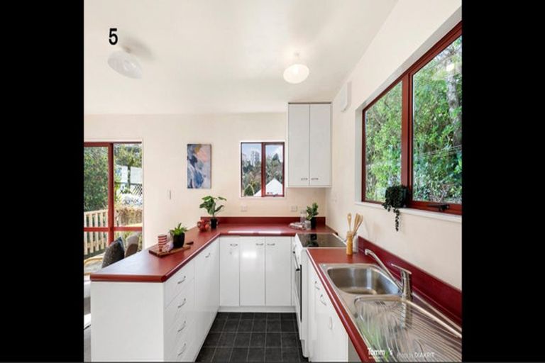 Photo of property in 8 Alameda Terrace, Aro Valley, Wellington, 6021