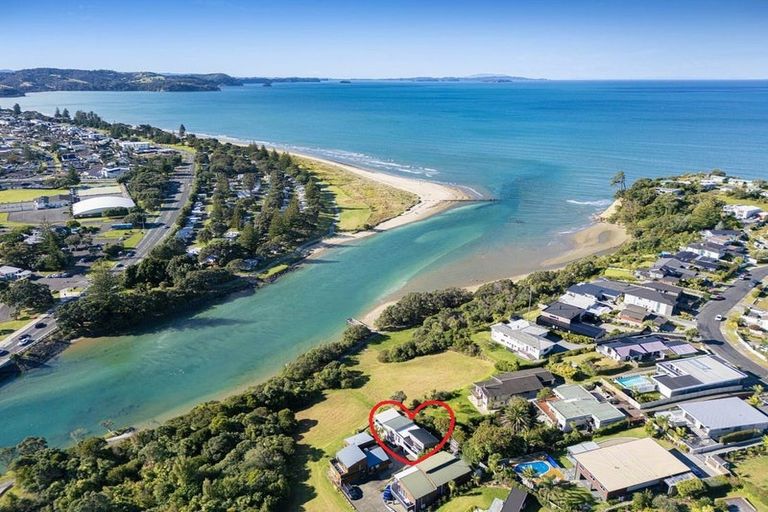 Photo of property in 3/42 Amorino Drive, Red Beach, 0932