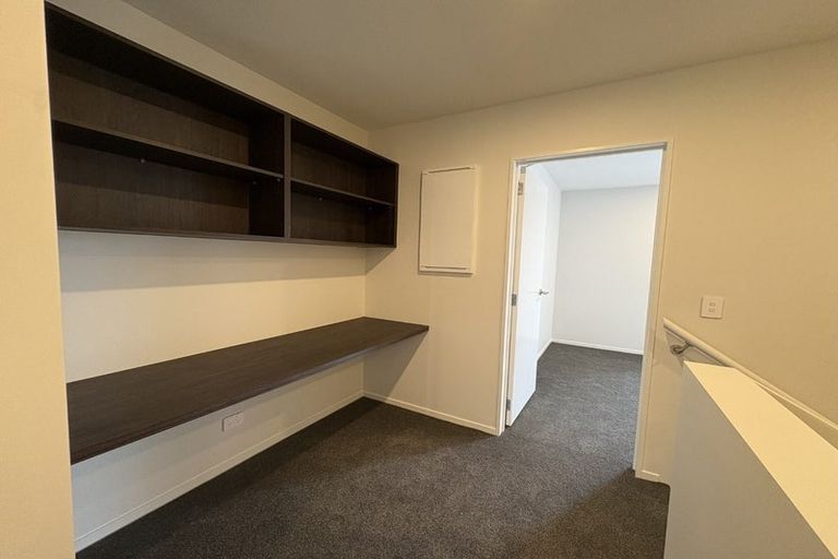 Photo of property in 2/79 Edmonton Road, Henderson, Auckland, 0612