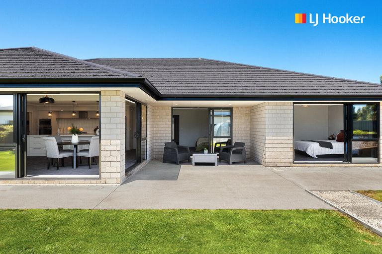 Photo of property in 5 Tate Crescent, Green Island, Dunedin, 9018