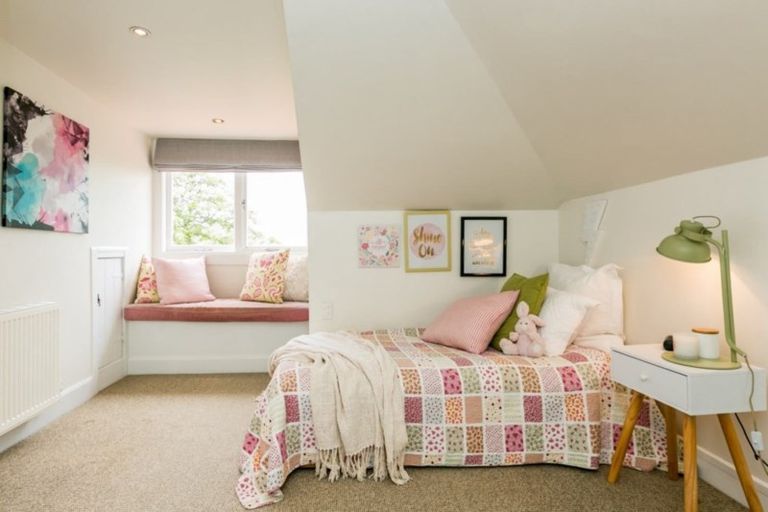 Photo of property in 2 Gillean Street, Havelock North, 4130