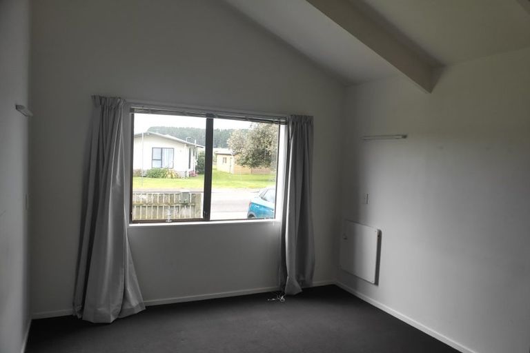 Photo of property in 83 Norfolk Crescent, Otaki Beach, Otaki, 5512
