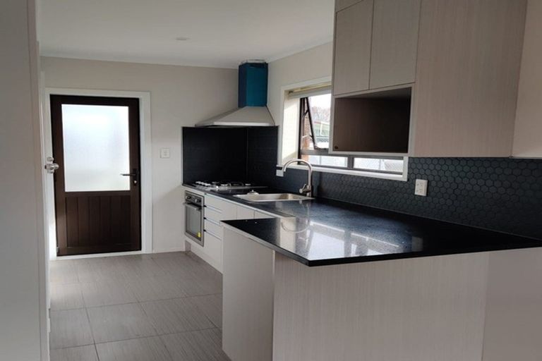 Photo of property in 4/9 Norman Spencer Drive, Papatoetoe, Auckland, 2104