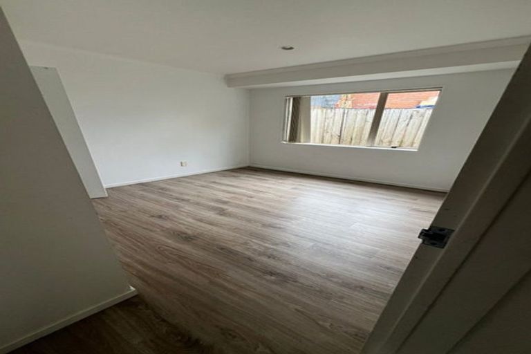 Photo of property in 9 Neesons Way, Glendene, Auckland, 0602