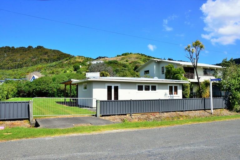 Photo of property in 75 Fortescue Street, Mahia, 4198