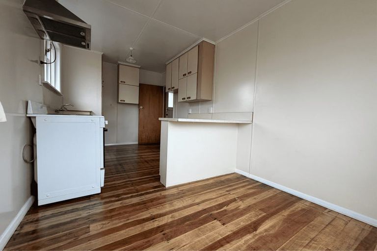 Photo of property in 18 Hinemoa Street, Levin, 5510