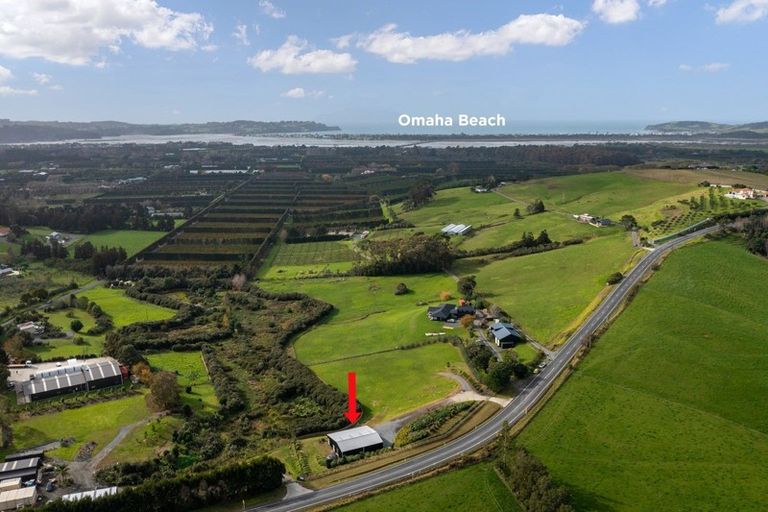 Photo of property in 111 Takatu Road, Tawharanui Peninsula, Matakana, 0986