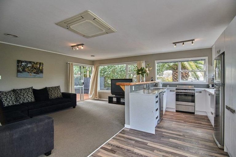 Photo of property in 214b Birkdale Road, Birkdale, Auckland, 0626