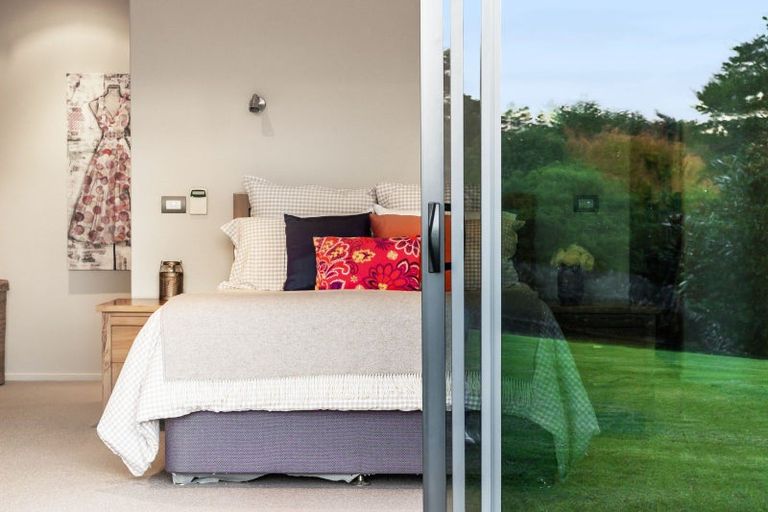 Photo of property in 69a Oraha Road, Kumeu, 0892