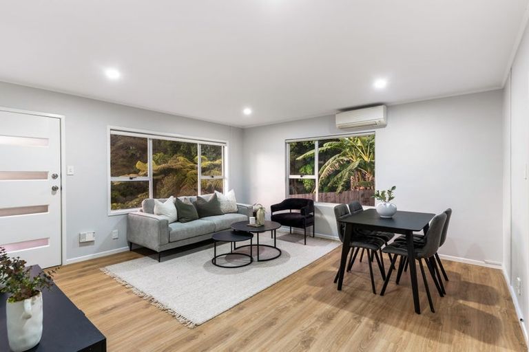 Photo of property in 2/17 Emirau Place, Glenfield, Auckland, 0629