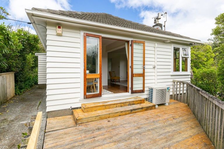 Photo of property in 86 Curtis Street, Northland, Wellington, 6012