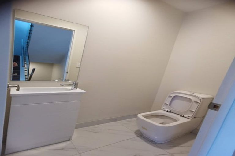 Photo of property in 1004a East Coast Road, Northcross, Auckland, 0630