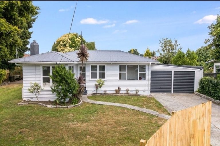 Photo of property in 16 Thornton Place, Melville, Hamilton, 3206