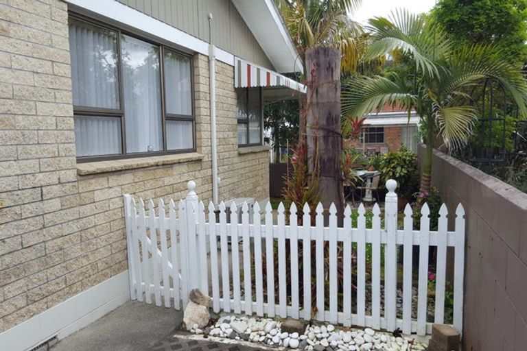 Photo of property in 27 Kamo Road, Regent, Whangarei, 0112