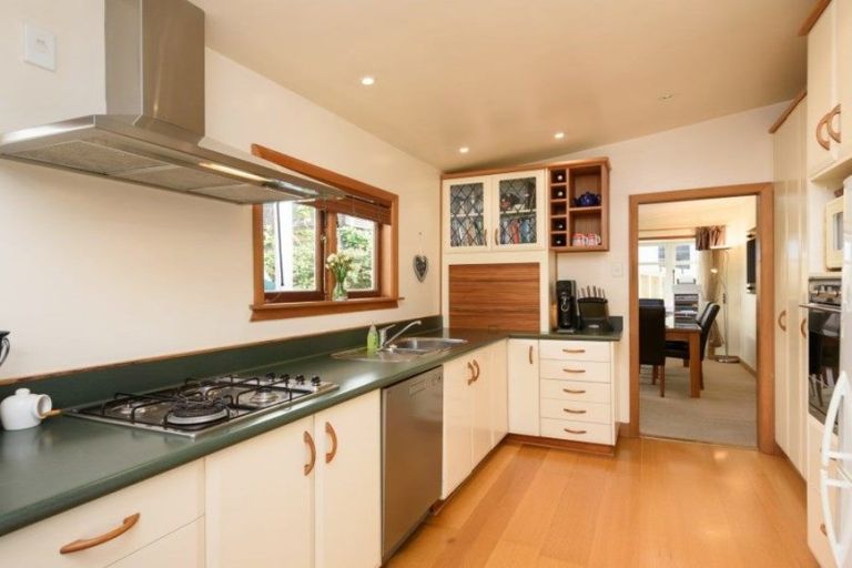 Photo of property in 27 Farnham Street, Mornington, Wellington, 6021