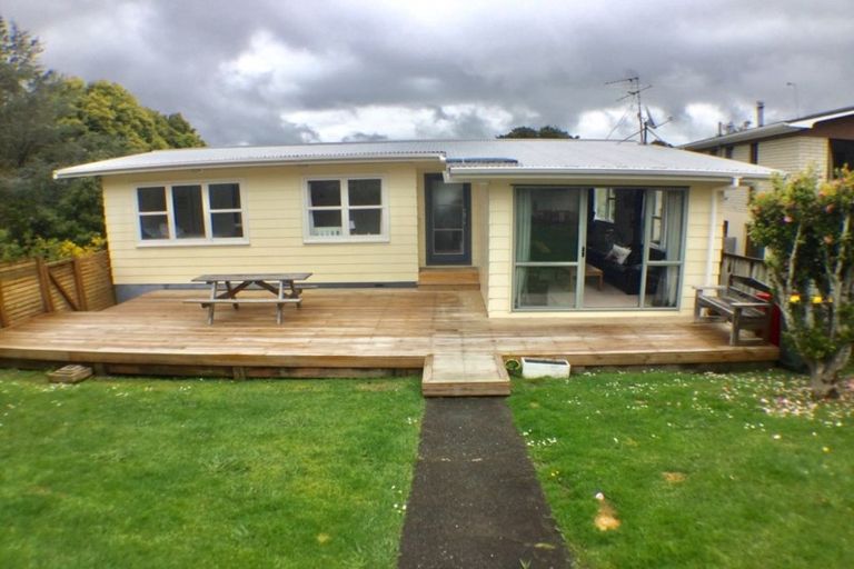 Photo of property in 121 Brian Crescent, Stanmore Bay, Whangaparaoa, 0932