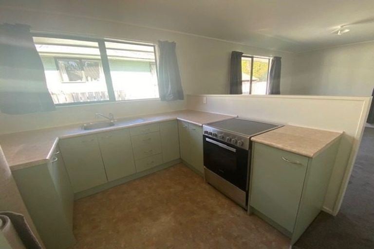 Photo of property in 33 Otanerua Road, Hatfields Beach, Orewa, 0931