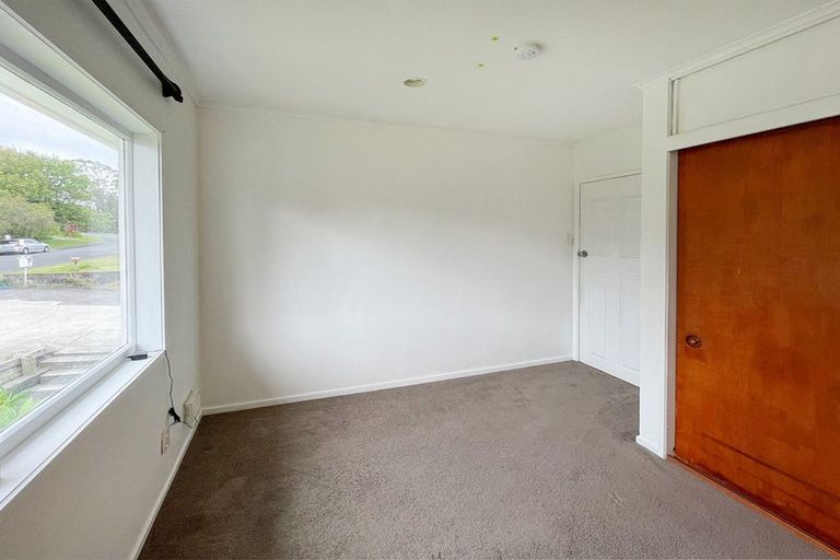 Photo of property in 12 Thomas Avenue, Te Atatu Peninsula, Auckland, 0610