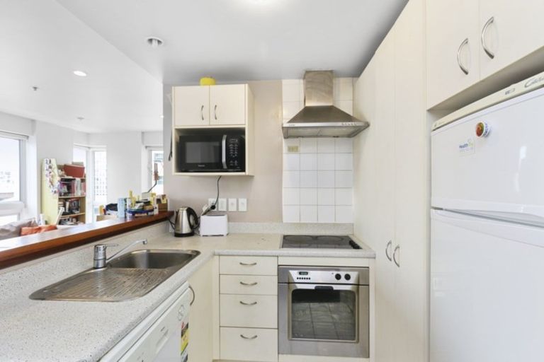 Photo of property in Terrace Heights Apartments, 7d/163 The Terrace, Wellington Central, Wellington, 6011