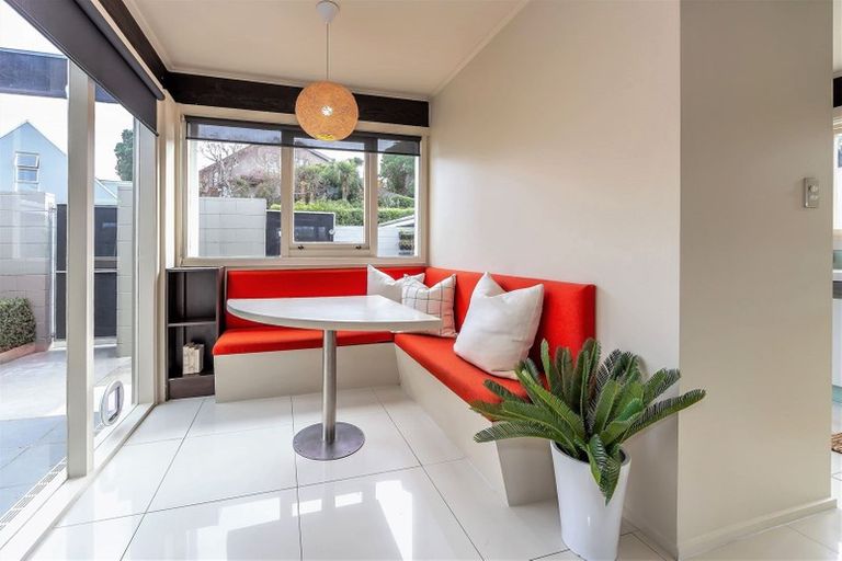 Photo of property in 2/5 Whareora Terrace, Cashmere, Christchurch, 8022