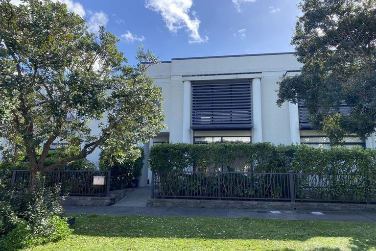 Photo of property in 51 Bluegrey Avenue, Stonefields, Auckland, 1072