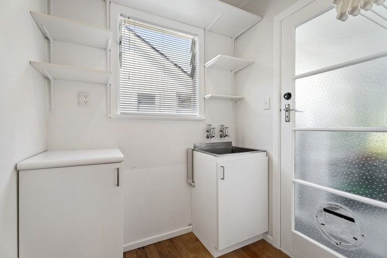 Photo of property in 1/16 Weldene Avenue, Glenfield, Auckland, 0629