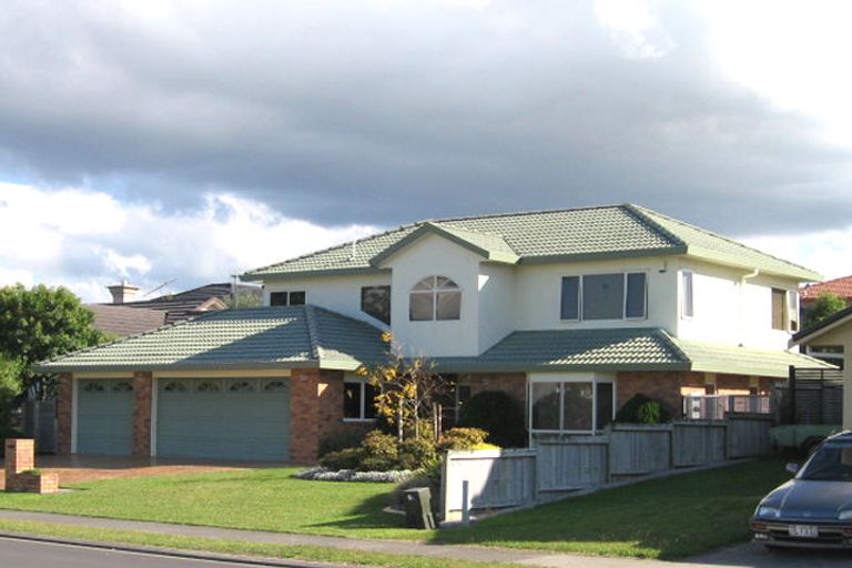 Photo of property in 4 Waimanu Bay Drive, Te Atatu Peninsula, Auckland, 0610