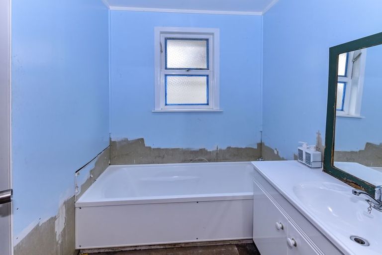 Photo of property in 1 Cooper Crescent, Otara, Auckland, 2023