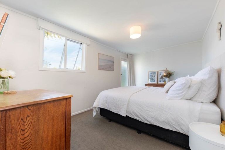 Photo of property in 22 Stottholm Road, Titirangi, Auckland, 0604