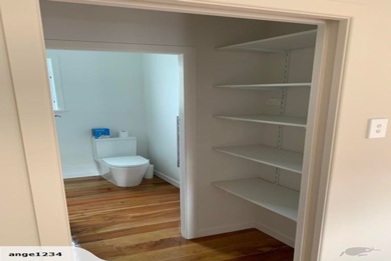 Photo of property in 1/30a Old Lake Road, Narrow Neck, Auckland, 0624