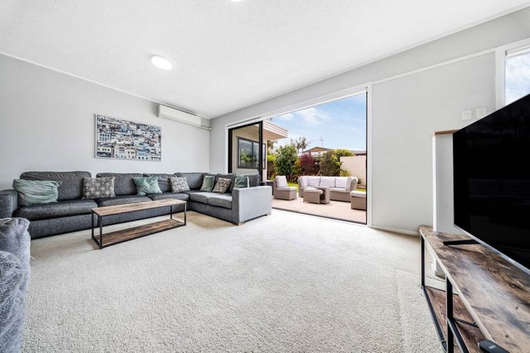 Photo of property in 8 Indus Place, Half Moon Bay, Auckland, 2012