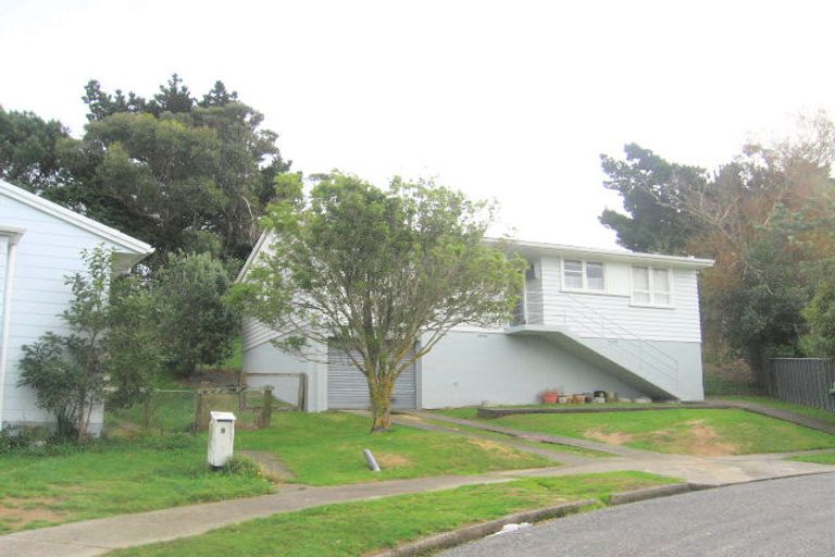 Photo of property in 11 Carbine Place, Ascot Park, Porirua, 5024