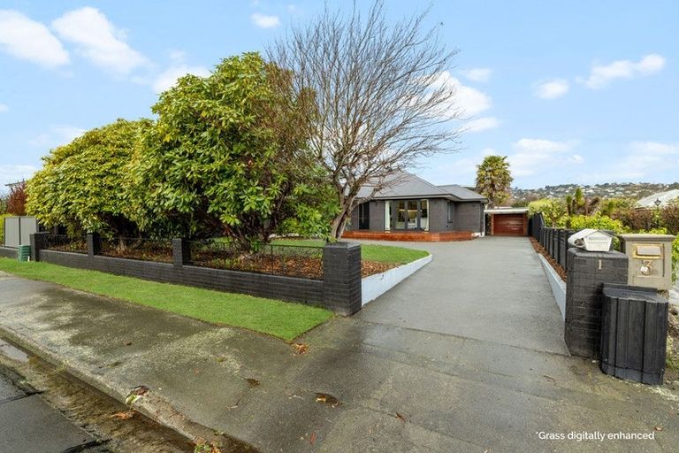 Photo of property in 1 Nutfield Lane, Cashmere, Christchurch, 8022