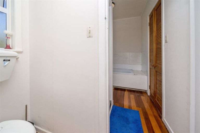 Photo of property in 9 Fyson Place, Hawera, 4610