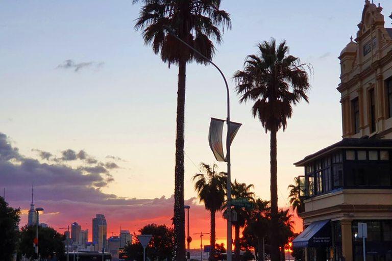 Photo of property in 4/64 Victoria Road, Devonport, Auckland, 0624