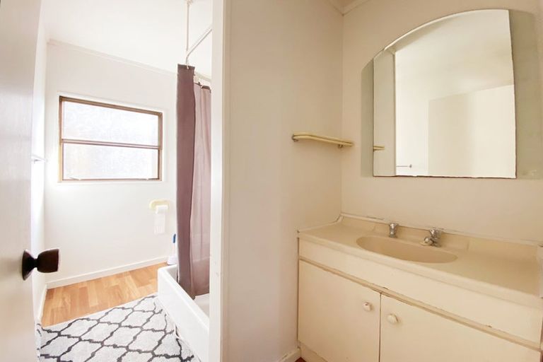 Photo of property in 4/133 Ennis Avenue, Pakuranga Heights, Auckland, 2010