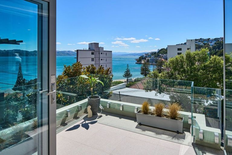Photo of property in 1/16 Oriental Terrace, Oriental Bay, Wellington, 6011