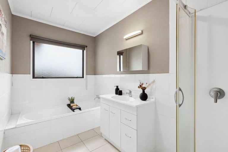 Photo of property in 28 Taylor Street, Cambridge, 3434