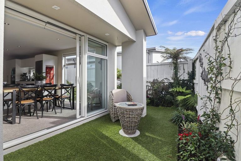 Photo of property in 16 Saint Pauls Drive, Brookfield, Tauranga, 3110